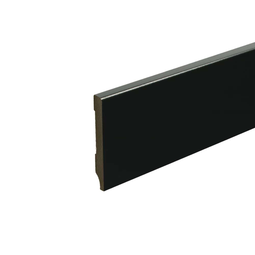 Moderne Voorgelakte Plint RAL9005 Zwart 70x9mm - Plinten